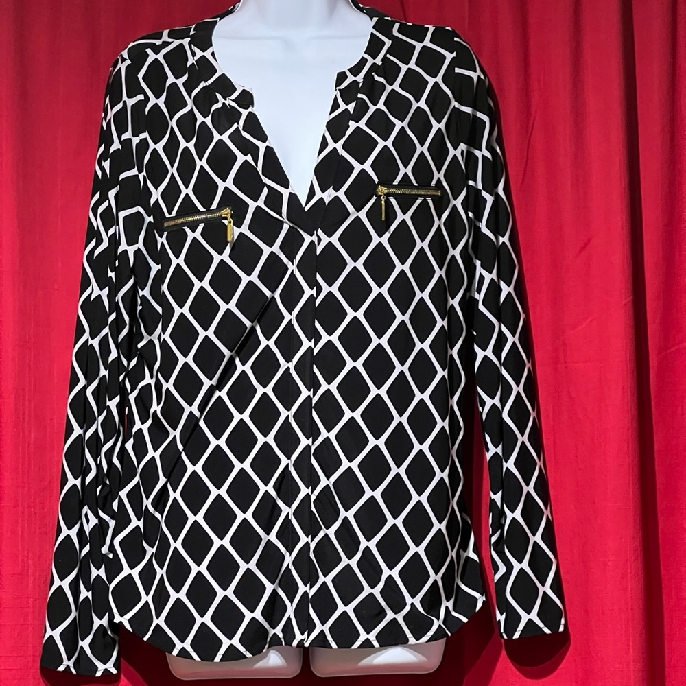 INC V-neck metric pattern top